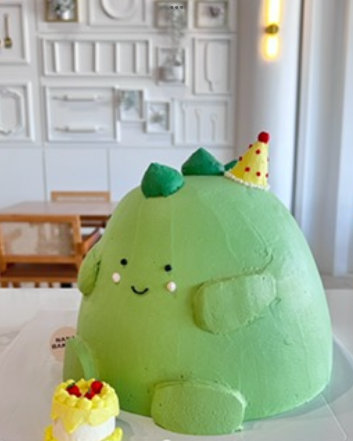 Little Dinosaur Cake