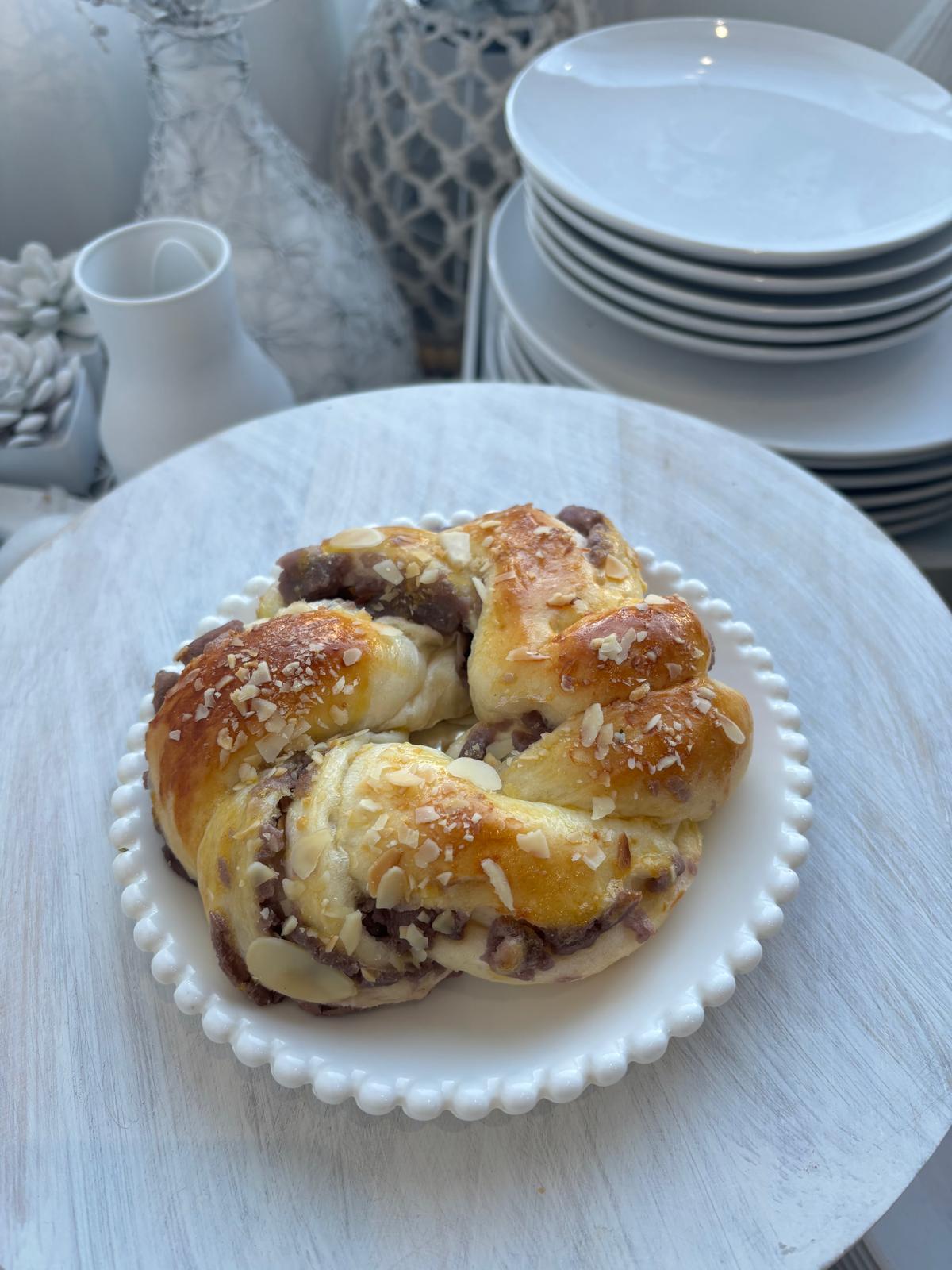 Taro bun