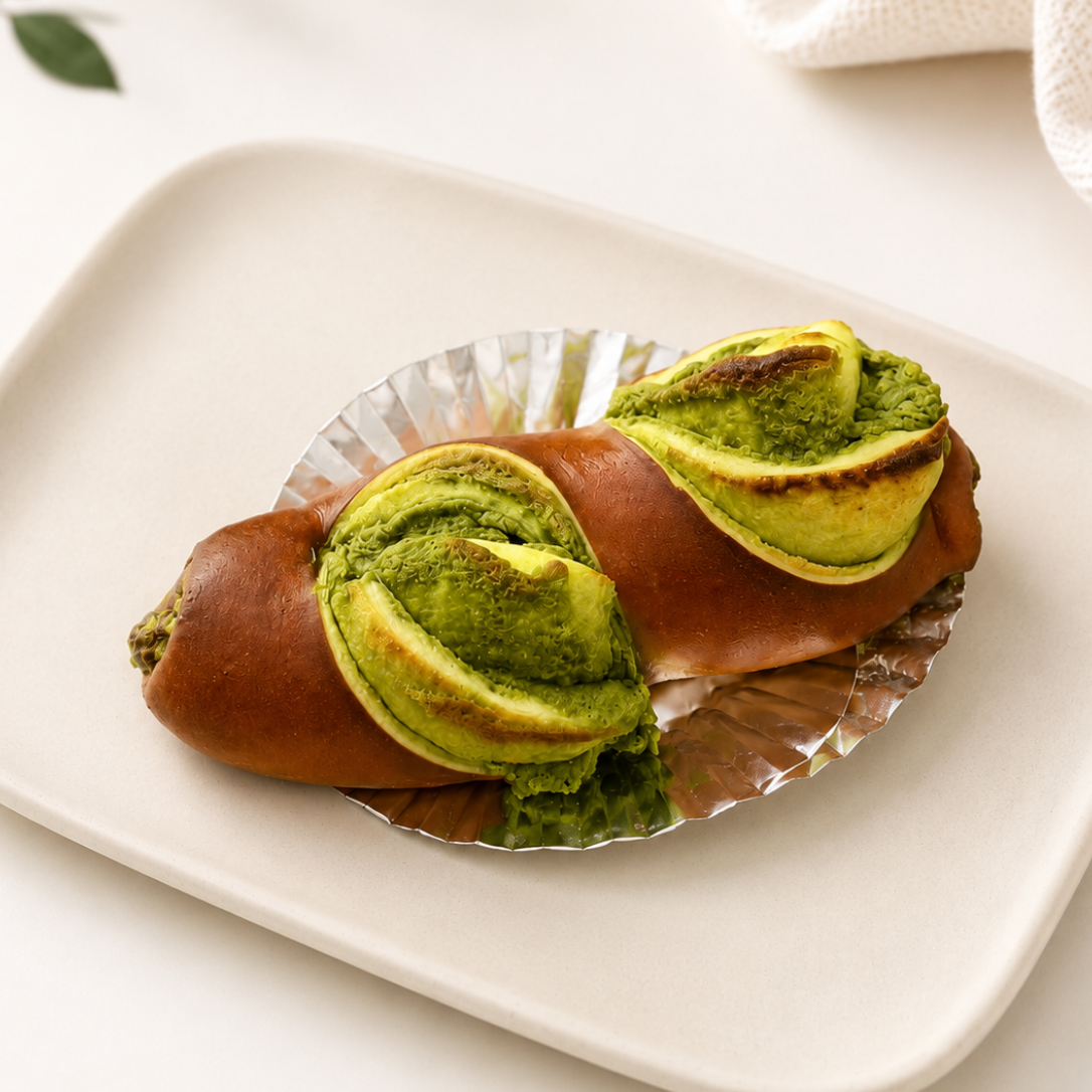 Matcha Milk Streusel Pretzel Bun