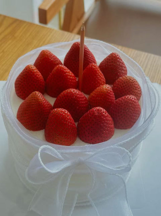 Strawberry Romatic Cake